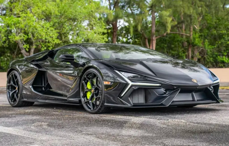 Lamborghini Revuelto